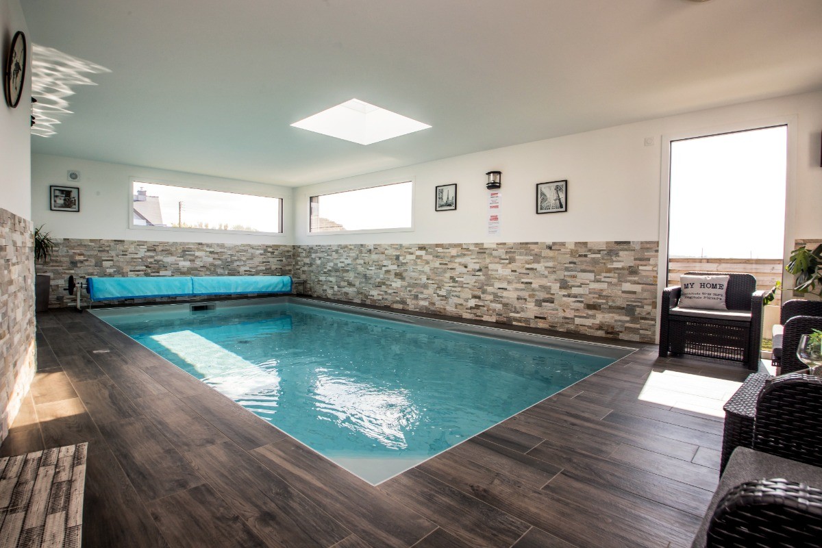 Piscine chauffée et sécurisée.