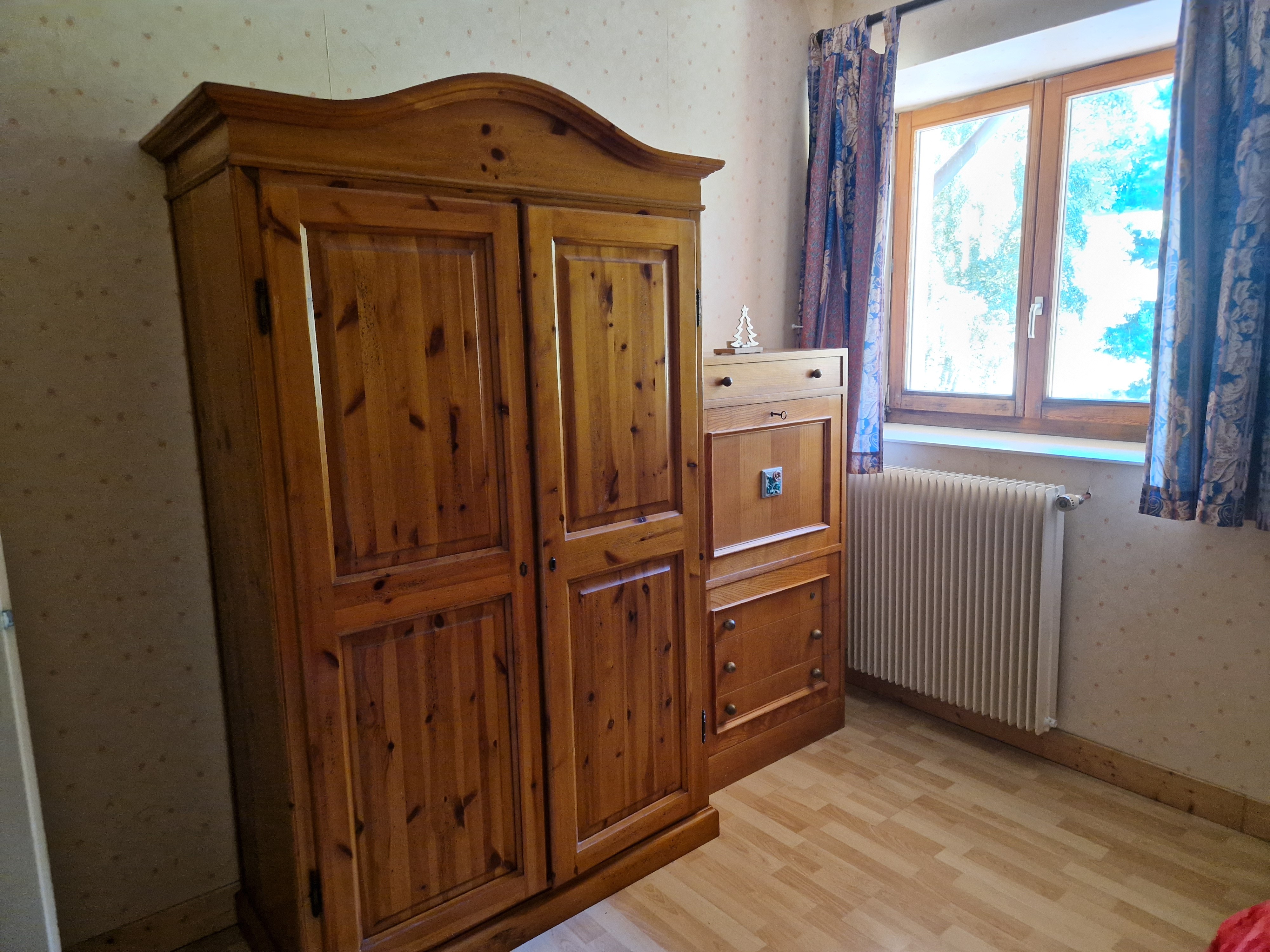 Double bedroom with storage space - Gîte de la Source