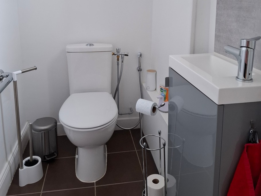 WC 2ème étage avec lave mains