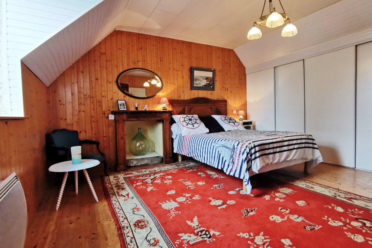 Etage: Chambre 1 avec lit 140
