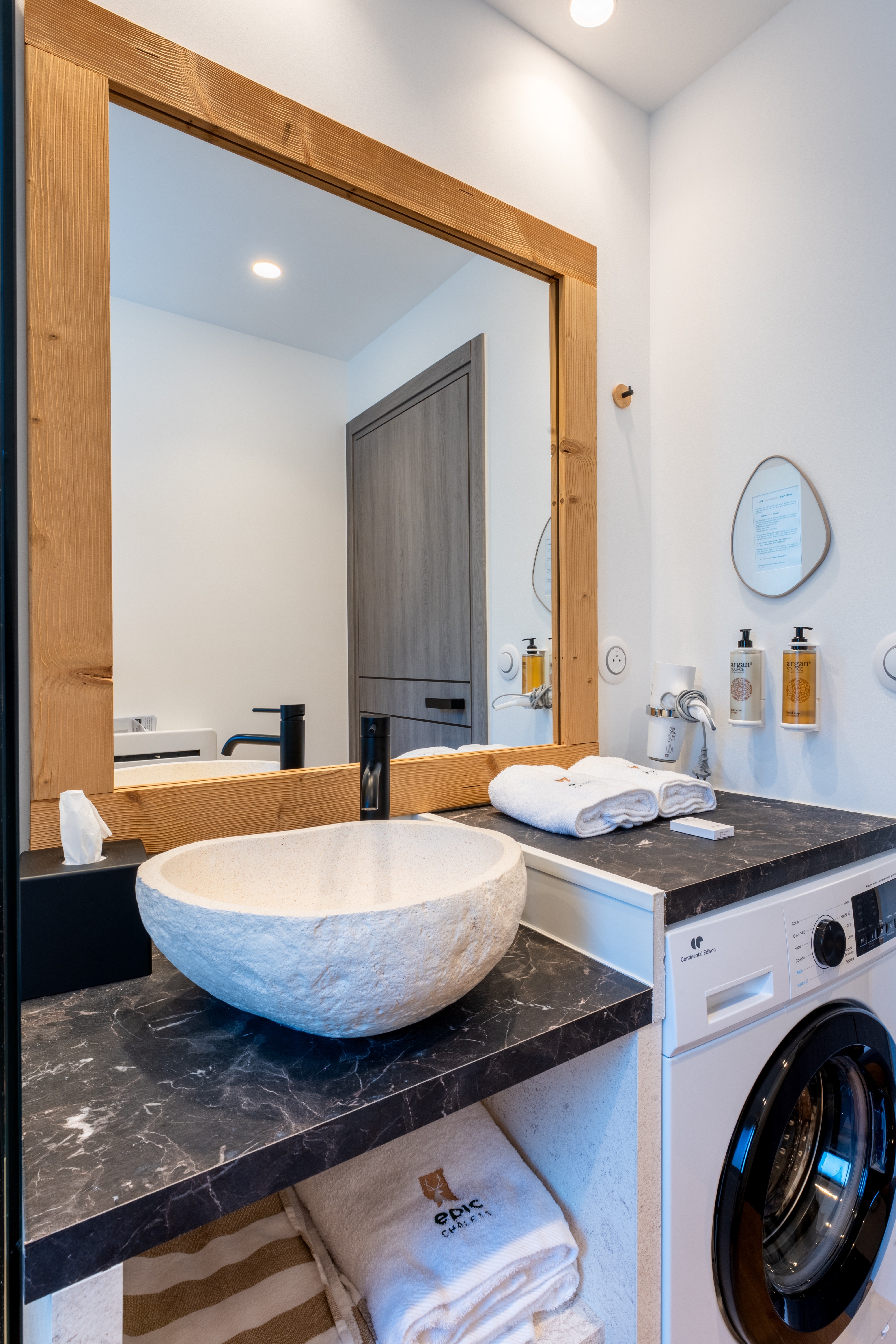 Salle d'eau et son lave linge - Chalet Forest Family - Domaine Epic Chalets