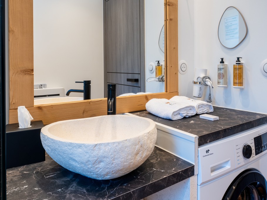 Salle d'eau et son lave linge - Chalet Forest Family - Domaine Epic Chalets
