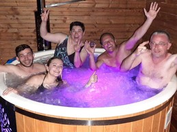 6 à 8 personnes (2m de diamètre)