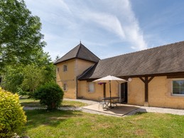 Entrée indépendante et terrasse