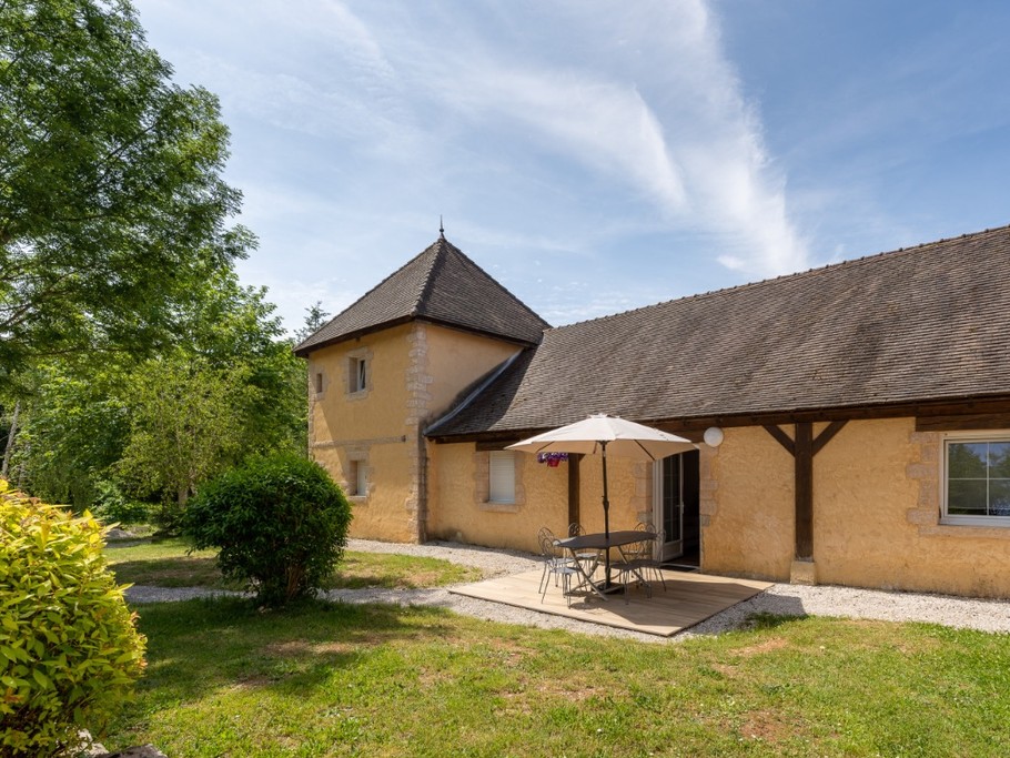 Entrée indépendante et terrasse