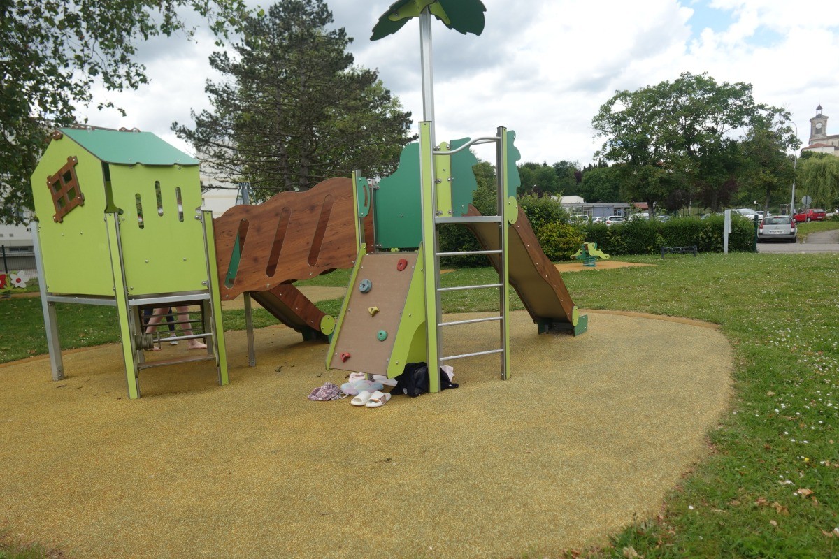 Aire de jeux pour enfants à 5 minutes à pied du gîte Bassompré - Photo: Gîte Bassompré