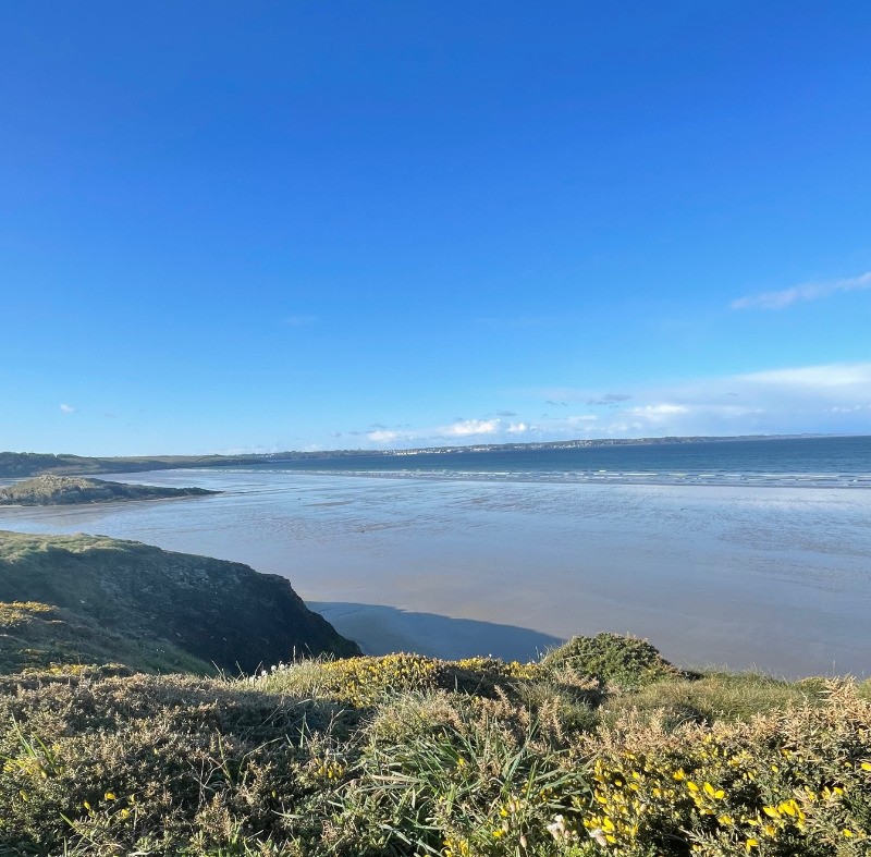plages de Ty anquer et St Anne à 5 km (marée basse )