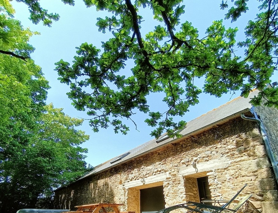Terrasse bois privée, Gîte de charme avec SPA pour 4 personnes à 15 mn des plages, Plélo, Côtes d'Armor, Bretagne