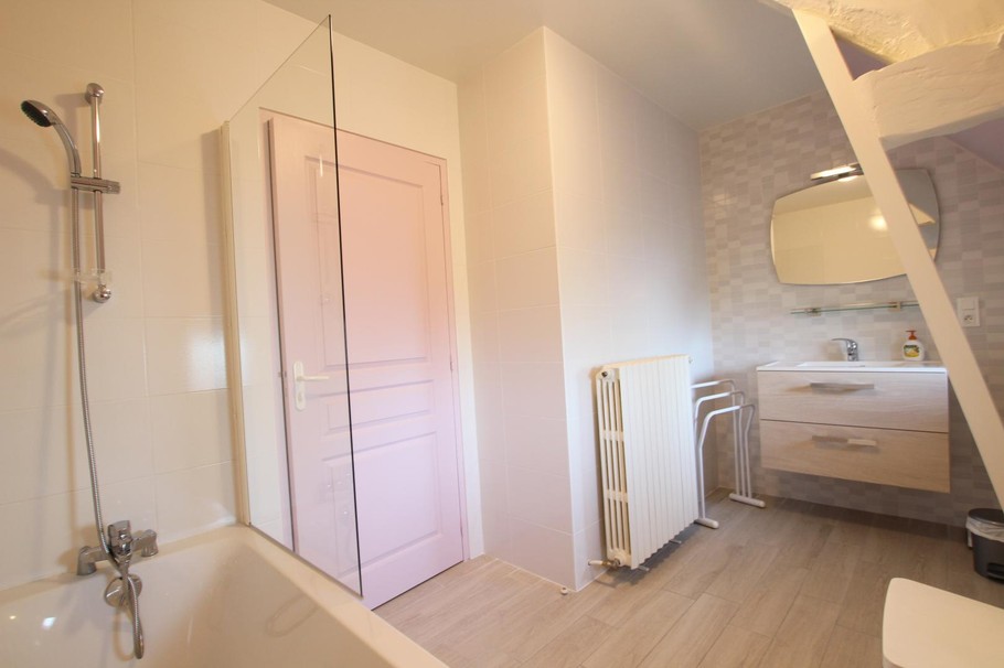 Salle de bains 1er étage