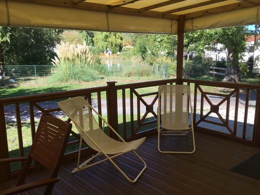 Chalet Les Jardins de St Pierre à St Pierre d'Oléron en Charente maritime, Vue sur l’étang