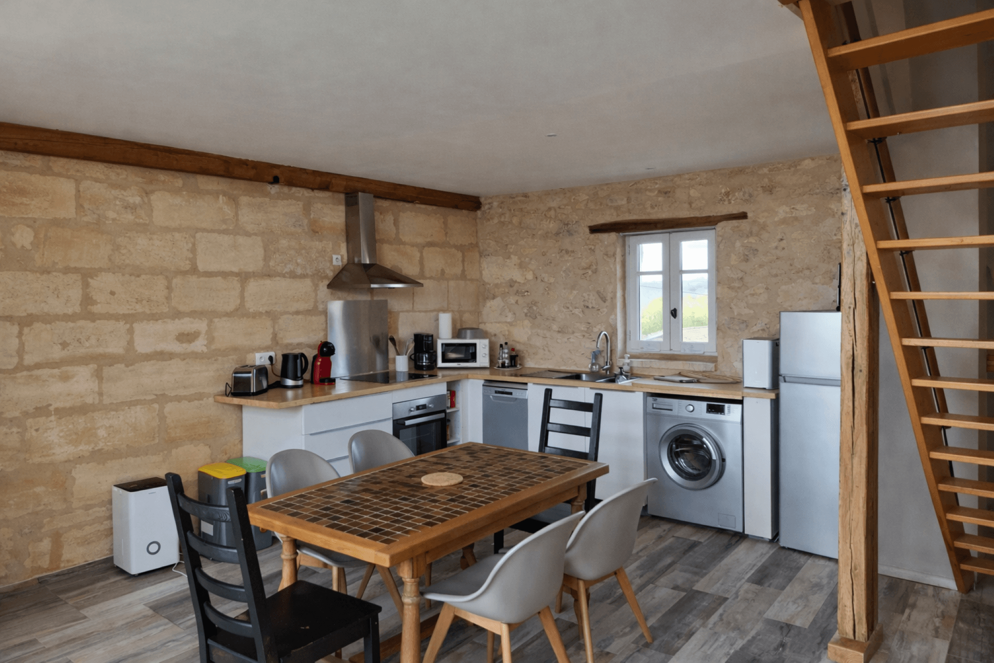 Espace repas coin cuisine