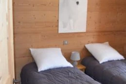 Chambre avec 2 lits simples