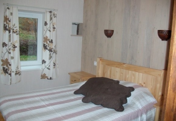 Chambre  - Apt. Violettes - Domaine Moulin des Courbières entre la Bresse et Gérardmer