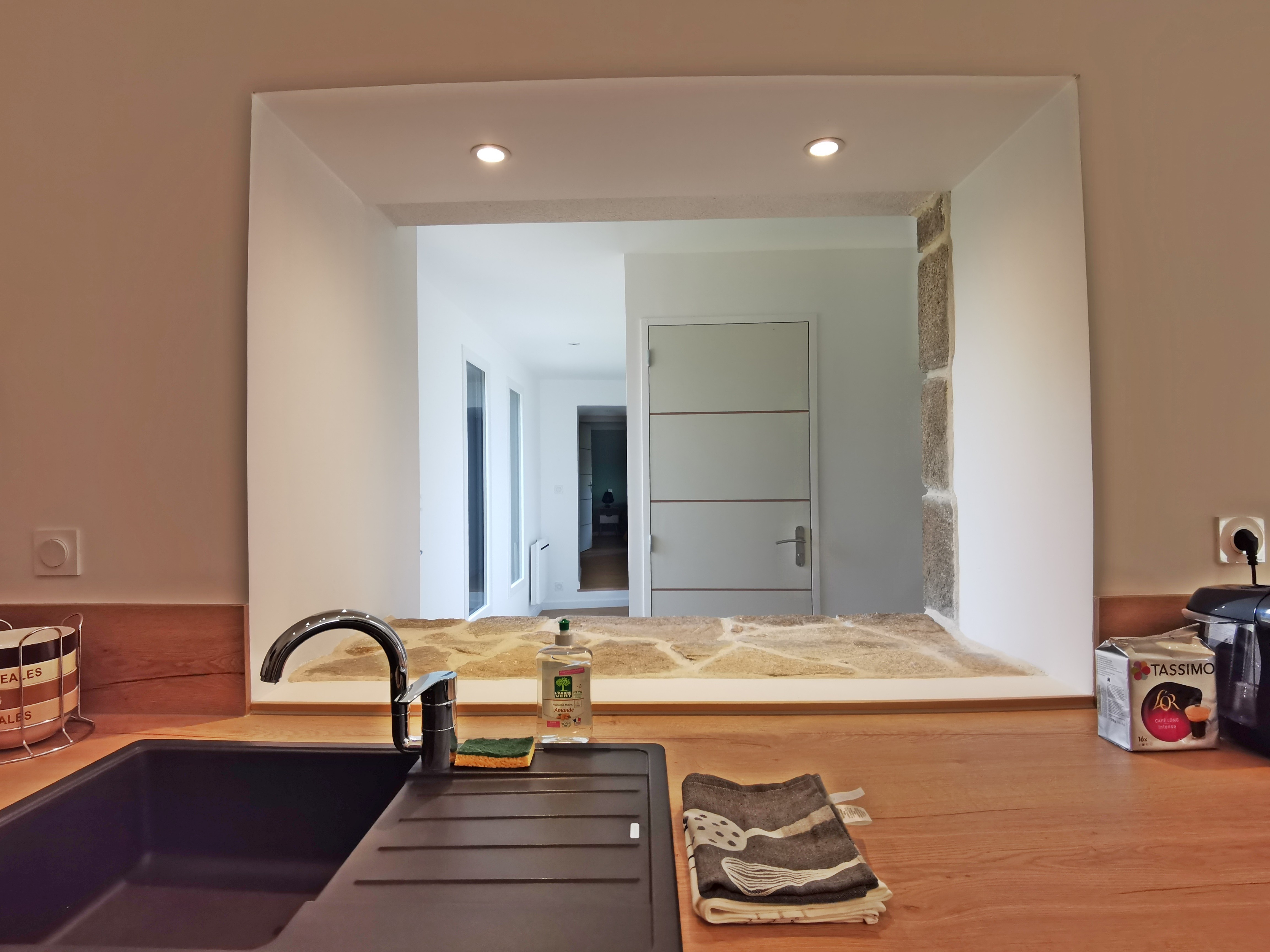 vue sur le couloir vers les chambres