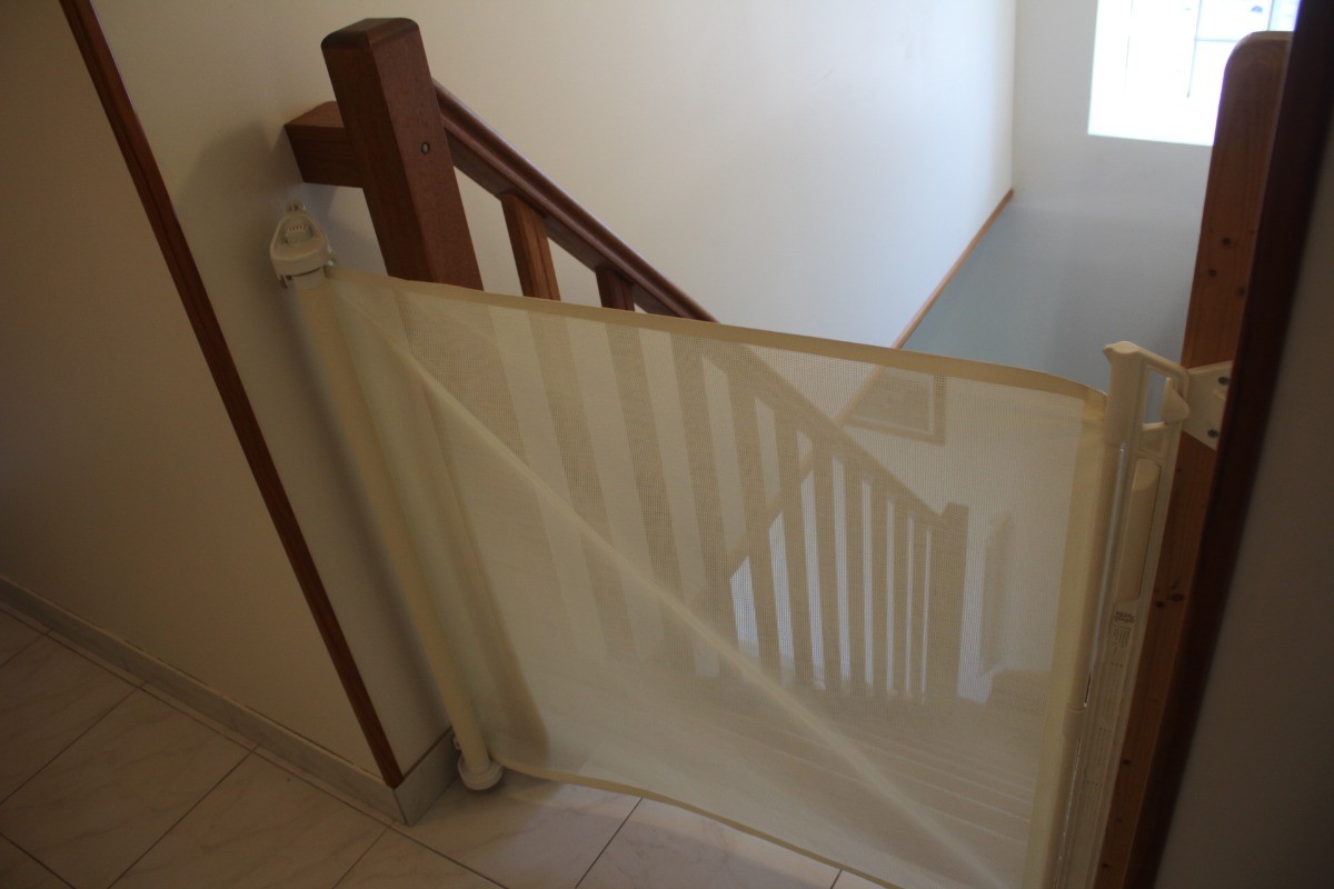 escalier avec barrière de sécurité ( en bas et en haut)