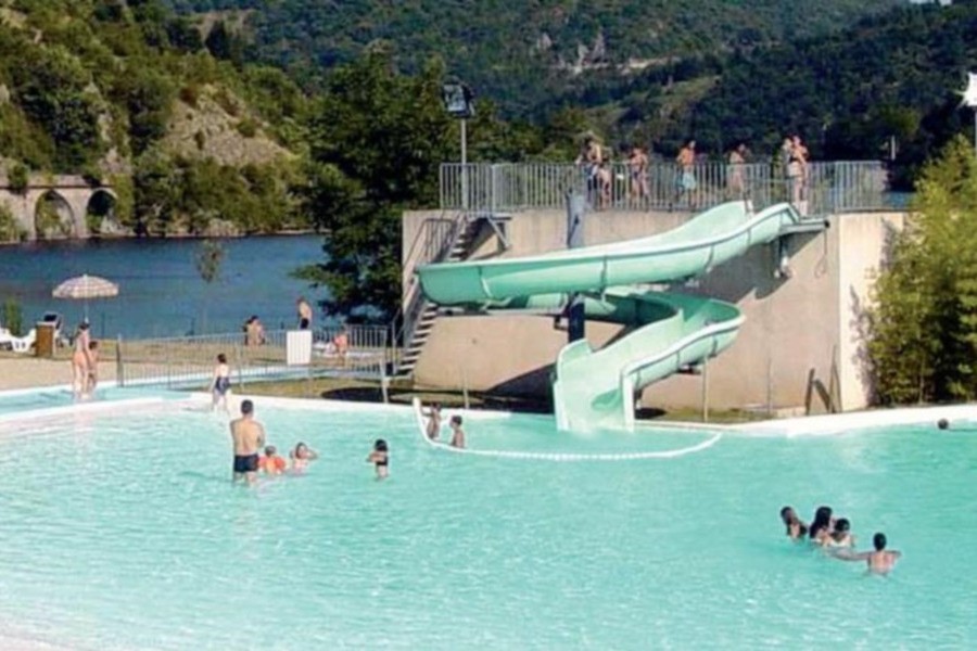 Eyrium la baignade à Le Cheylard à 30mn du gîte
