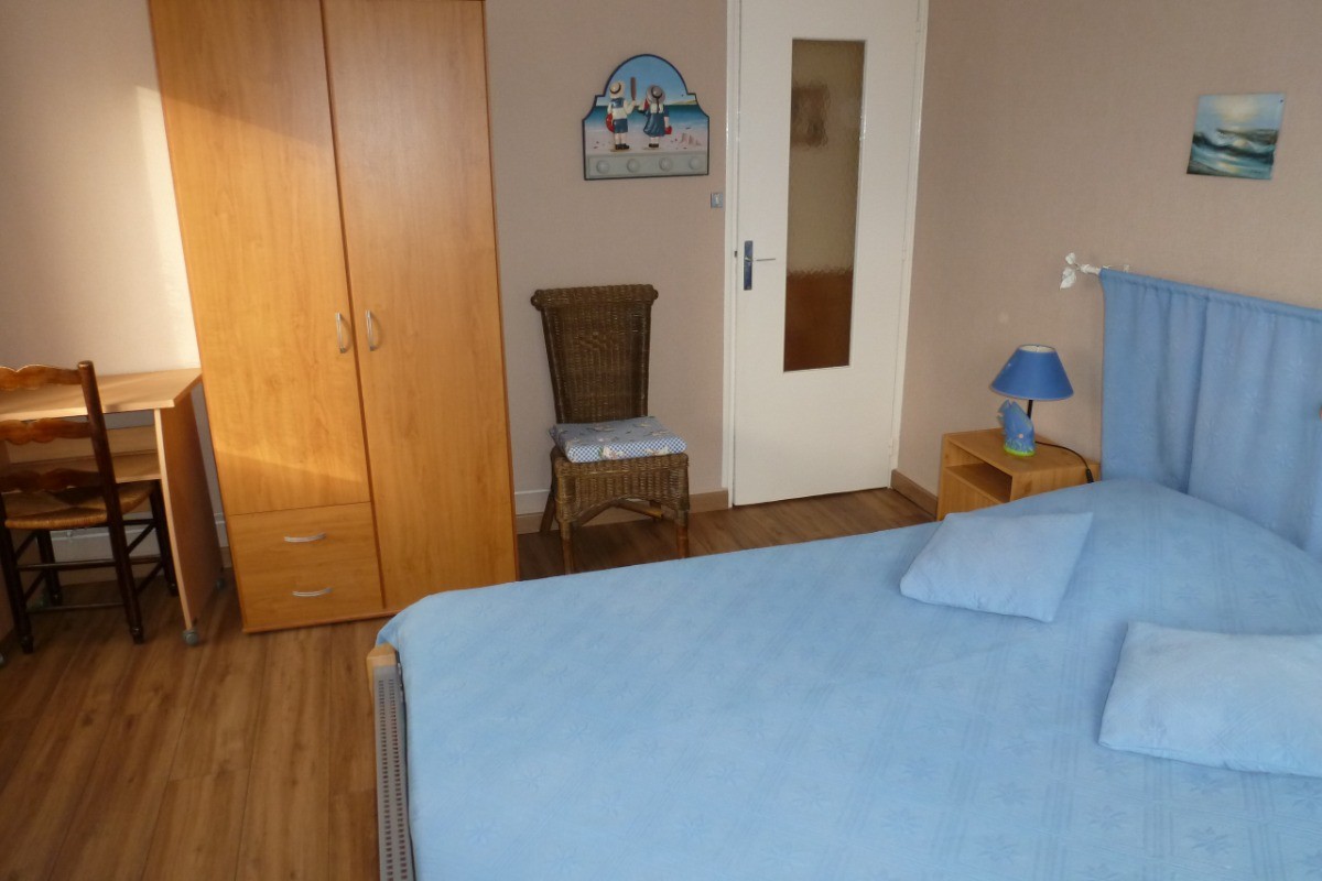 Première chambre (lit 140)