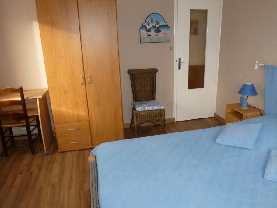 Première chambre (lit 140)