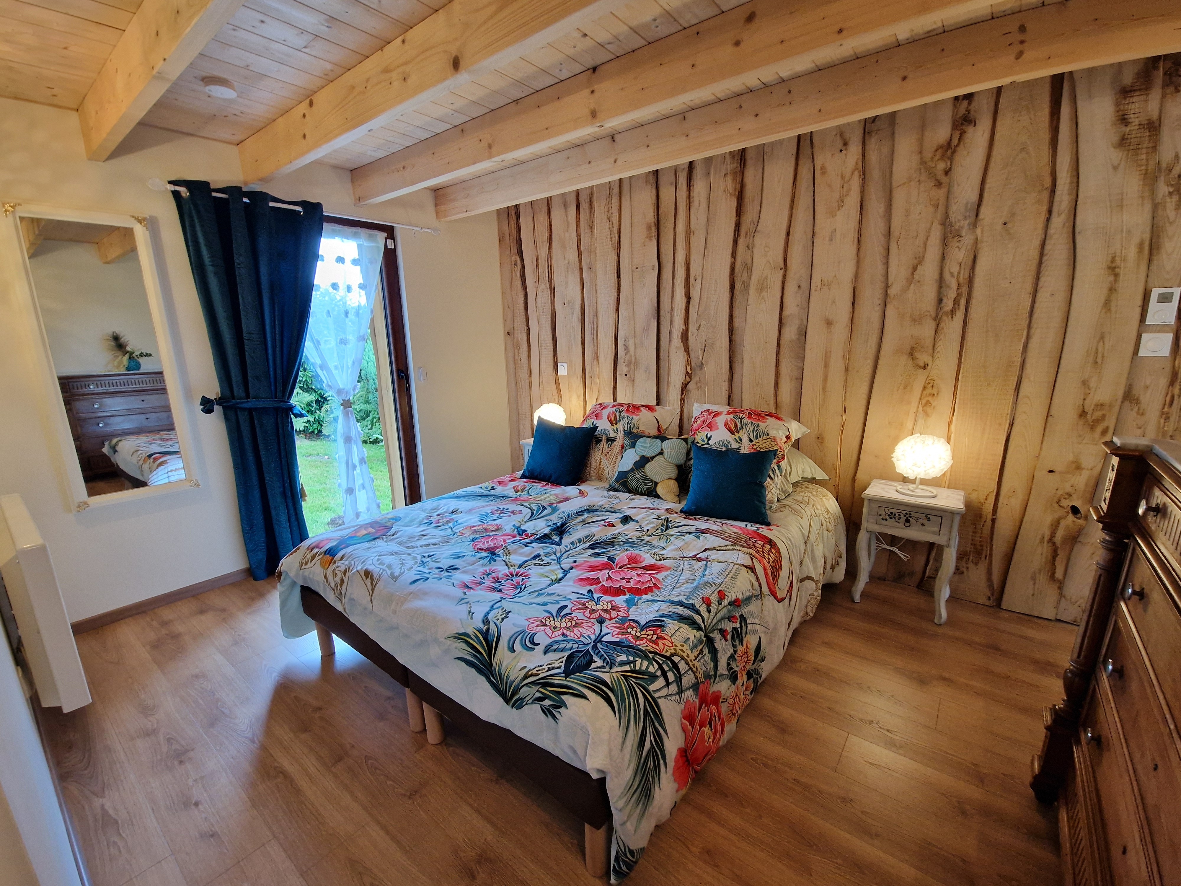 Ground floor bedroom - Le P'tit Nid sous le Chêne