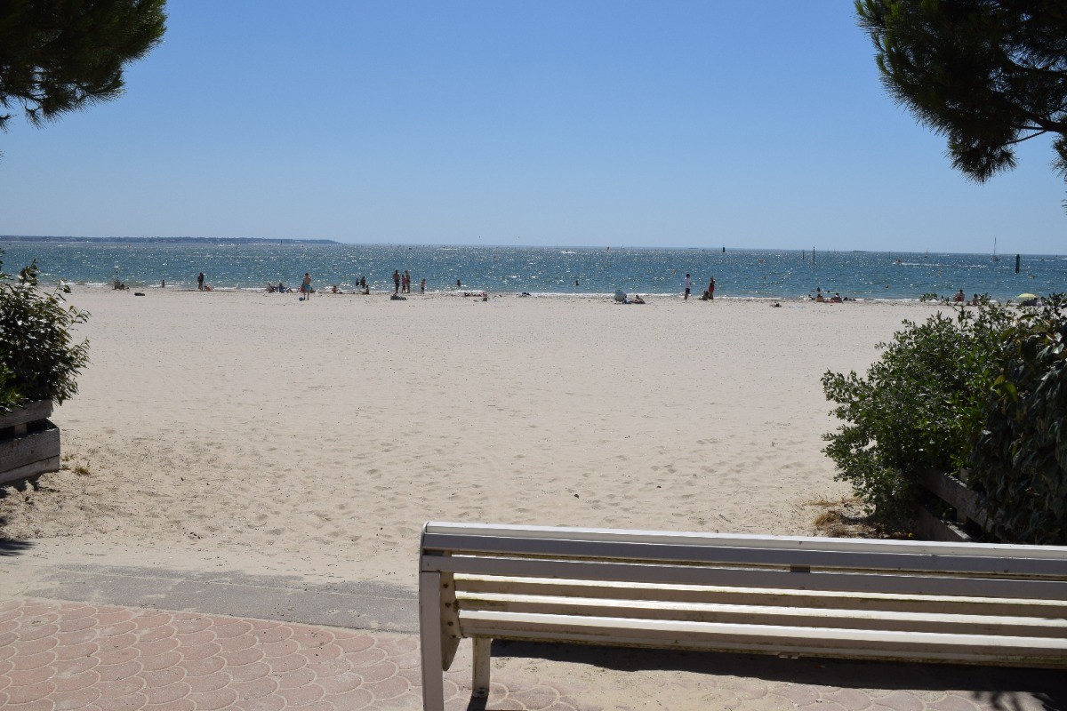 plage devant l appartement