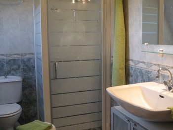salle d'eau avec WC