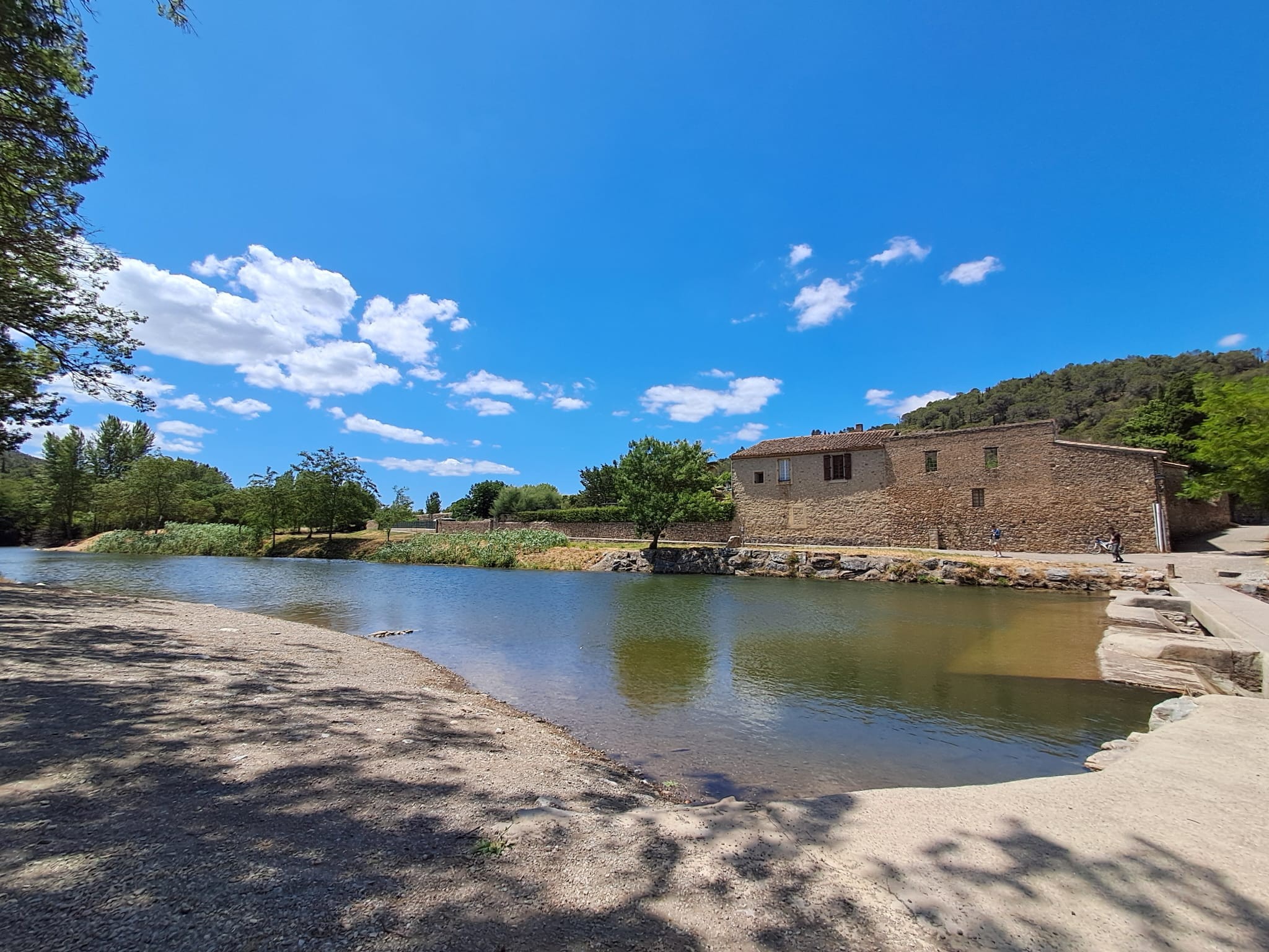 Baignade à Lagrasse