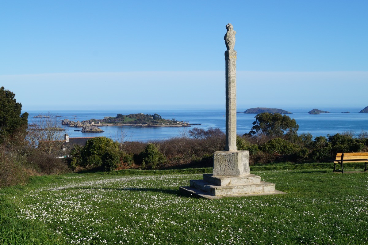 Panorama La Croix des Veuves / Ile de st Rion situé à 150 mètres du gîte