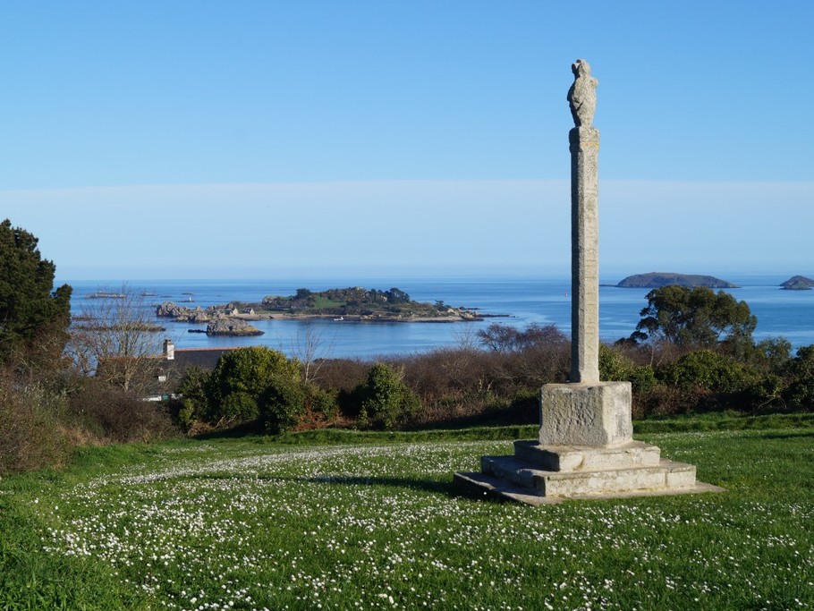 Panorama La Croix des Veuves / Ile de st Rion situé à 150 mètres du gîte