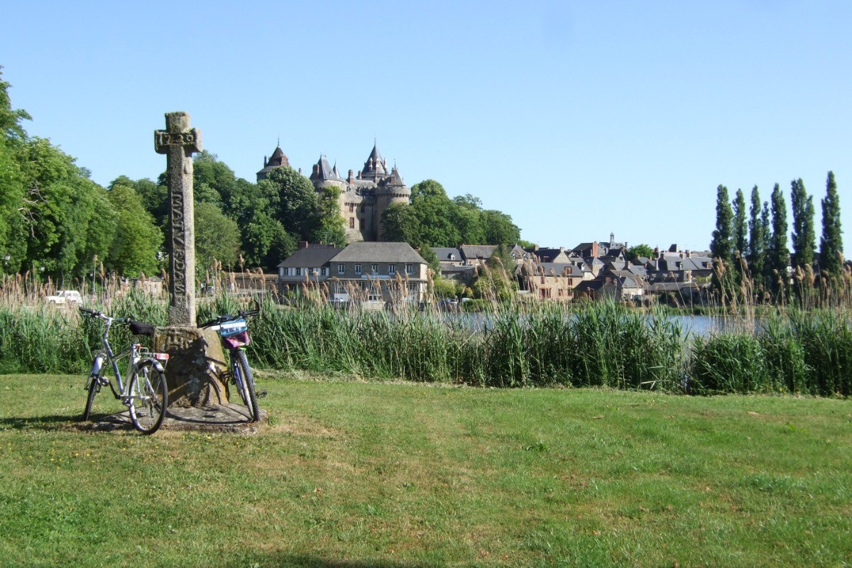 Le Lac Tranquille dans le centre de Combourg.