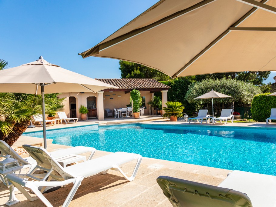 Repos à la piscine....