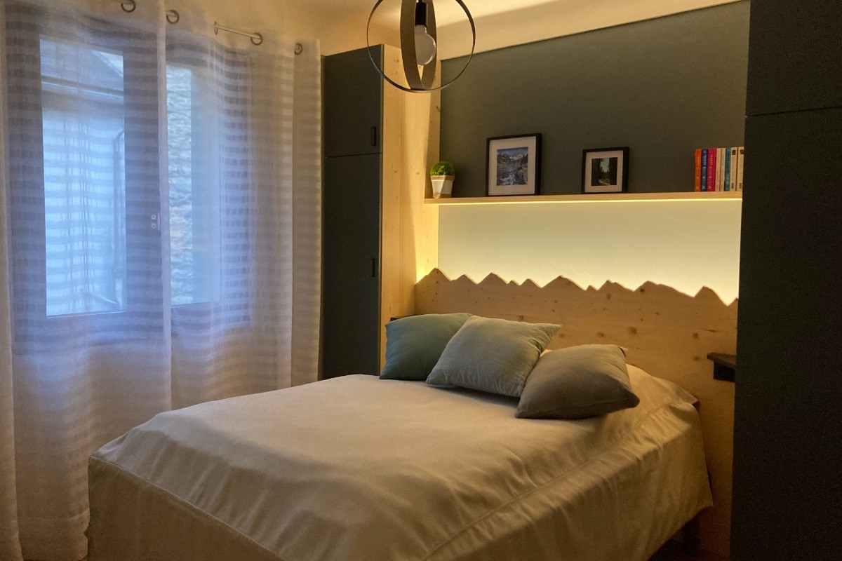 tête de lit rétroéclairée (couette de qualité française) 2 oreillers 60*60 et 2 oreillers 40*60