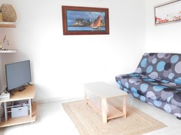 Large relaxation area with tv + wifi