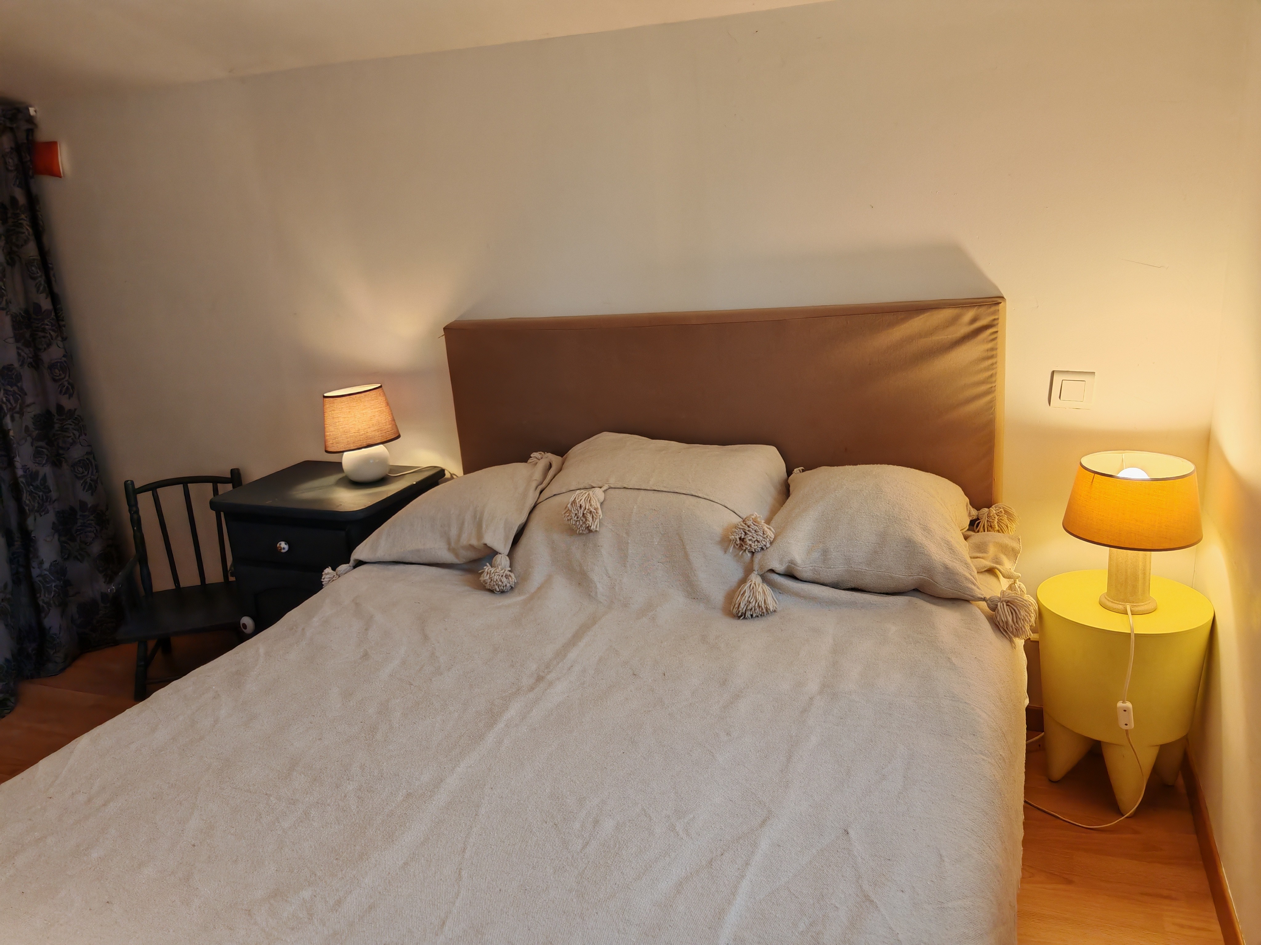 Bedroom with double bed (140cm) upstairs