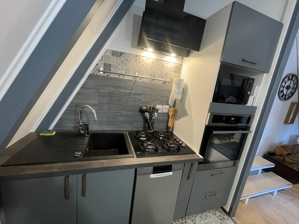 Espace cuisine - Chalet atypique en A, l'Armorique, en pleine nature dans les Vosges