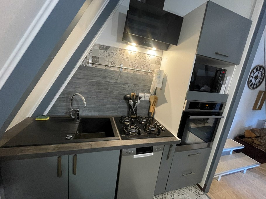 Espace cuisine - Chalet atypique en A, l'Armorique, en pleine nature dans les Vosges