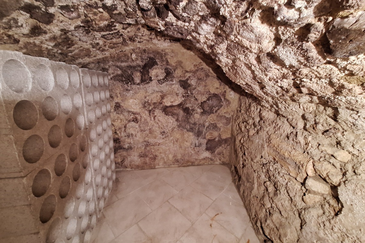 Cave champenoise pour stockage des bouteilles