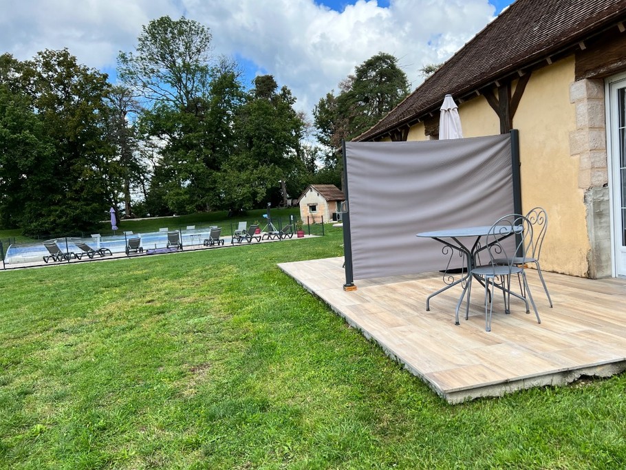 Terrasse et accès parc piscine