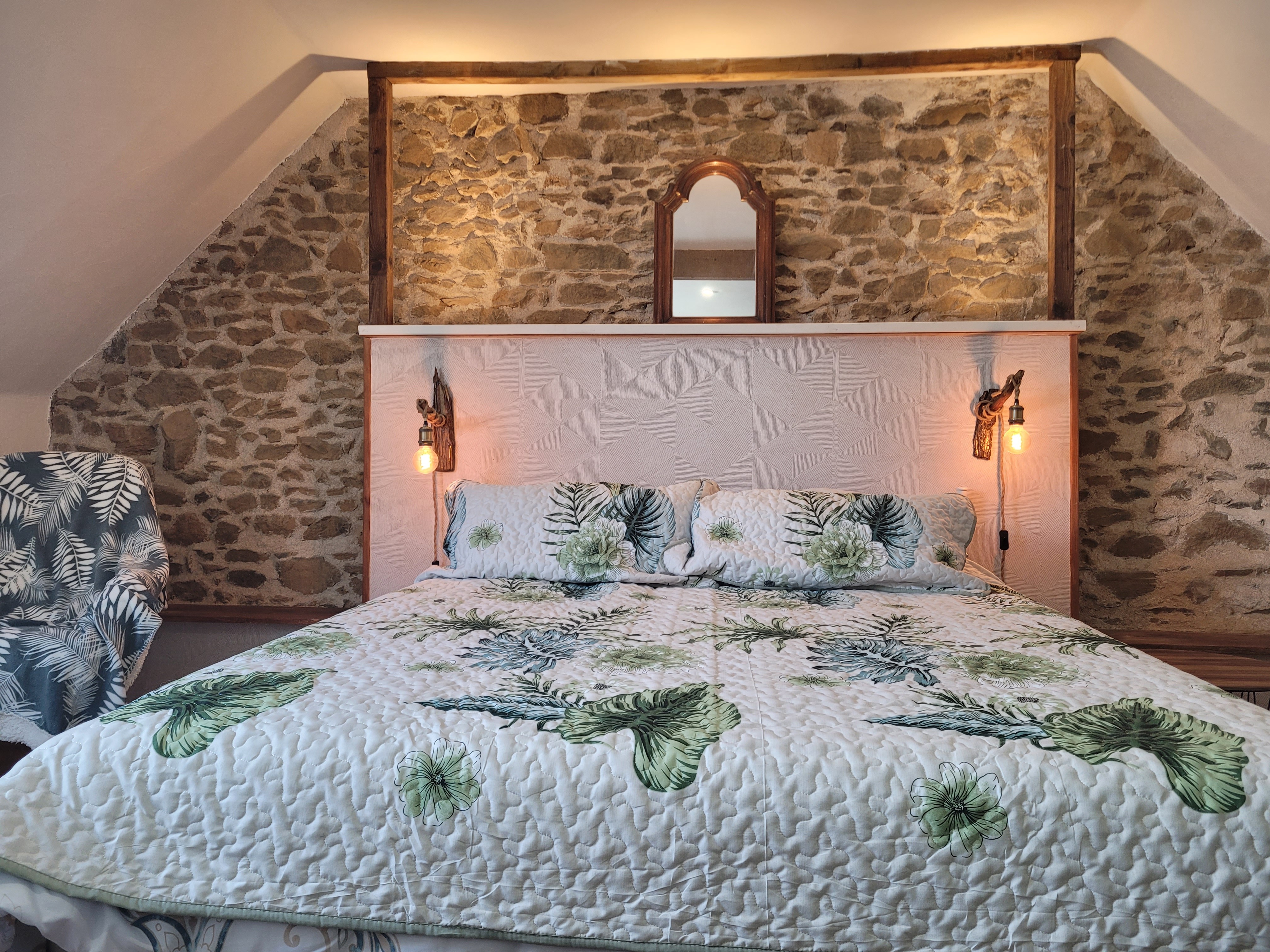 BIGOT, Pludual, Clévacances holiday rental, bedroom with a 160 bed