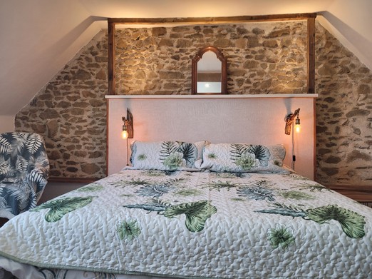 BIGOT, Pludual, Clévacances holiday rental, bedroom with a 160 bed