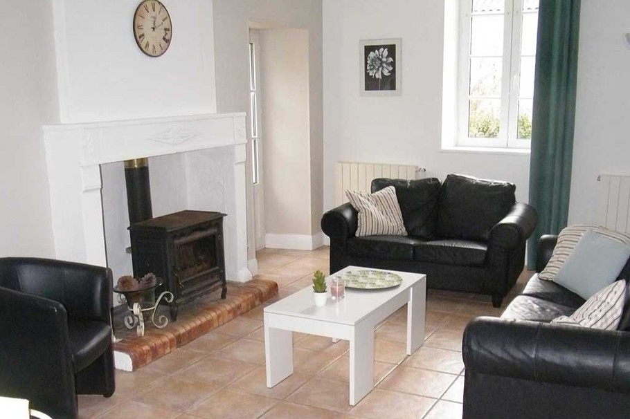 Le séjour avec coin salon