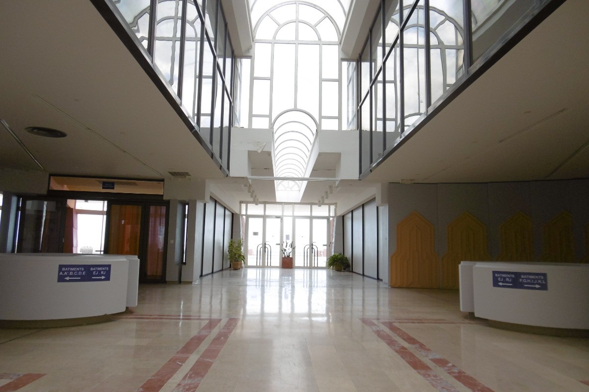 Entrée principale de la résidence