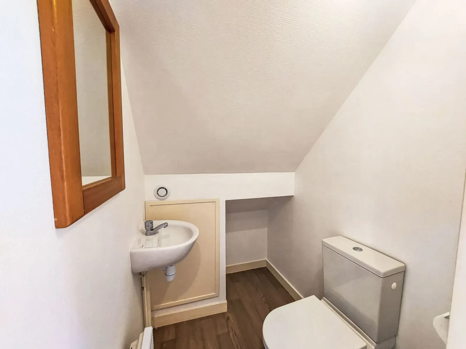 WC 2EME ETAGE TRIPLEX 11