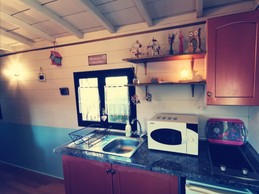 Coin kitchenette équipée dans la roulotte