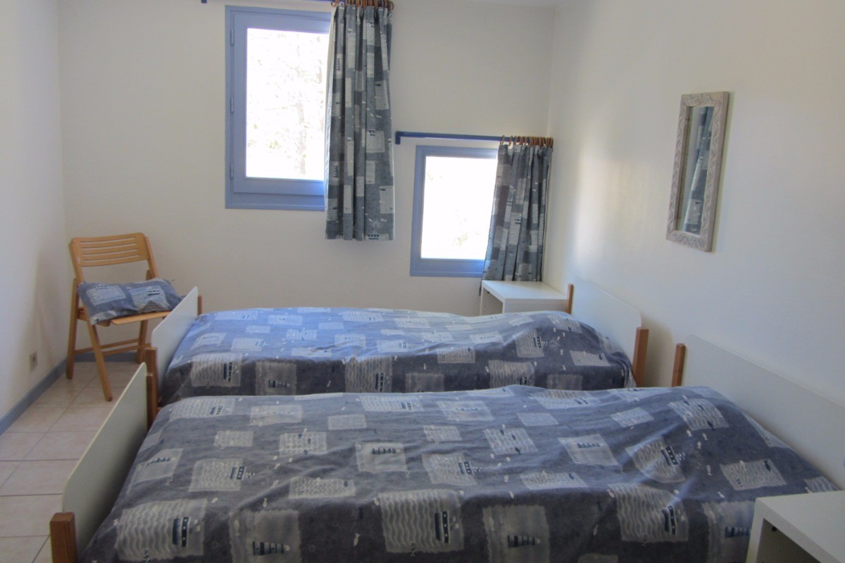 Chambre avec 2 lits 90cm