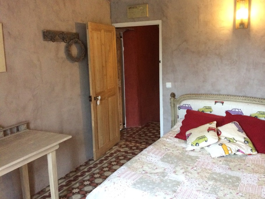 Chambre 2 avec salle de bain indépendante