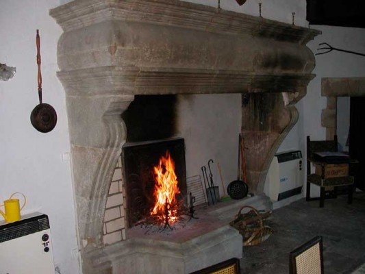 la cheminée type moyen âge