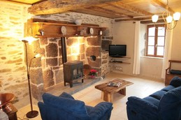 ARPAJON SUR CERE GITE DES BOULEAUX INTERIEUR SALON