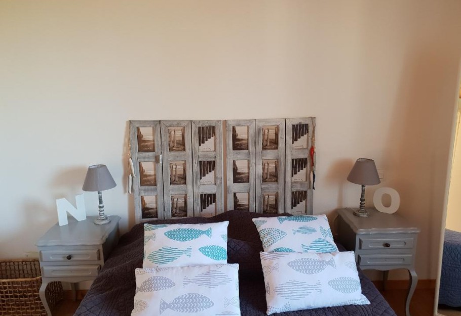 la chambre, située à l'étage