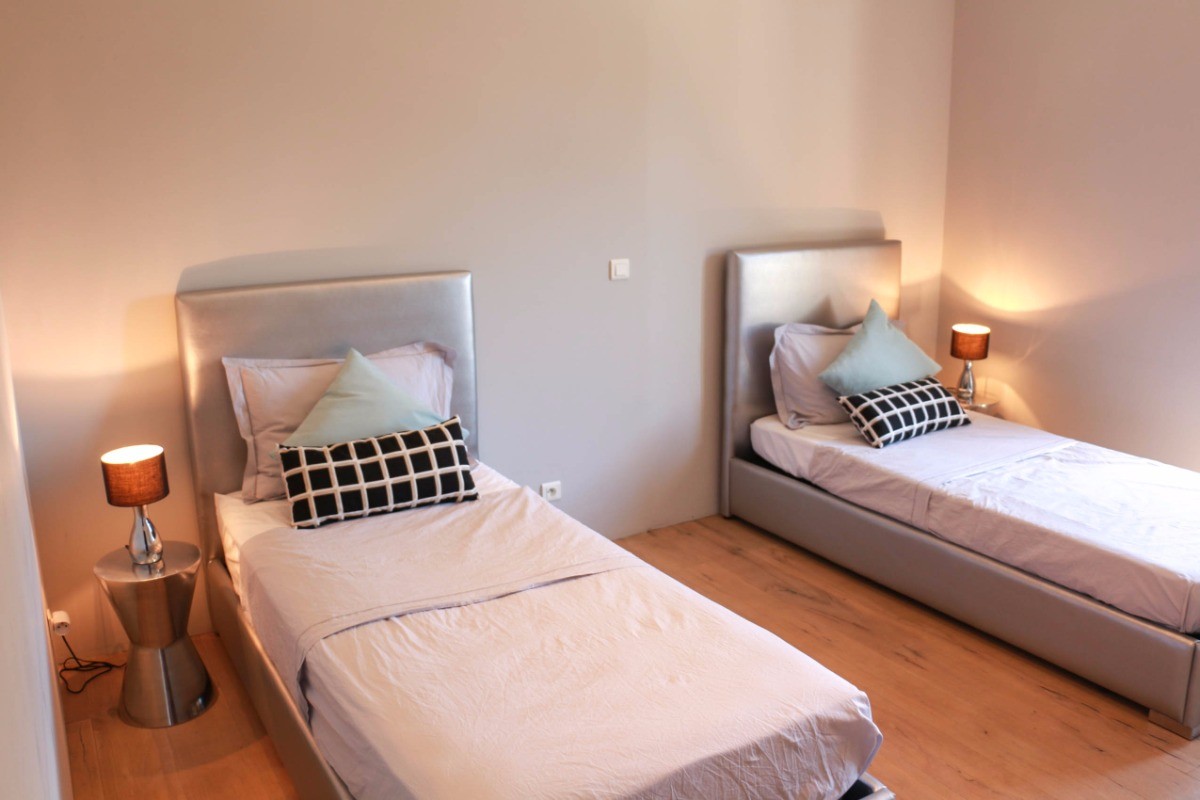 Bastide 8 personnes, piscine, jacuzzi, billard à Saint Cyr sur Mer, une chambre
