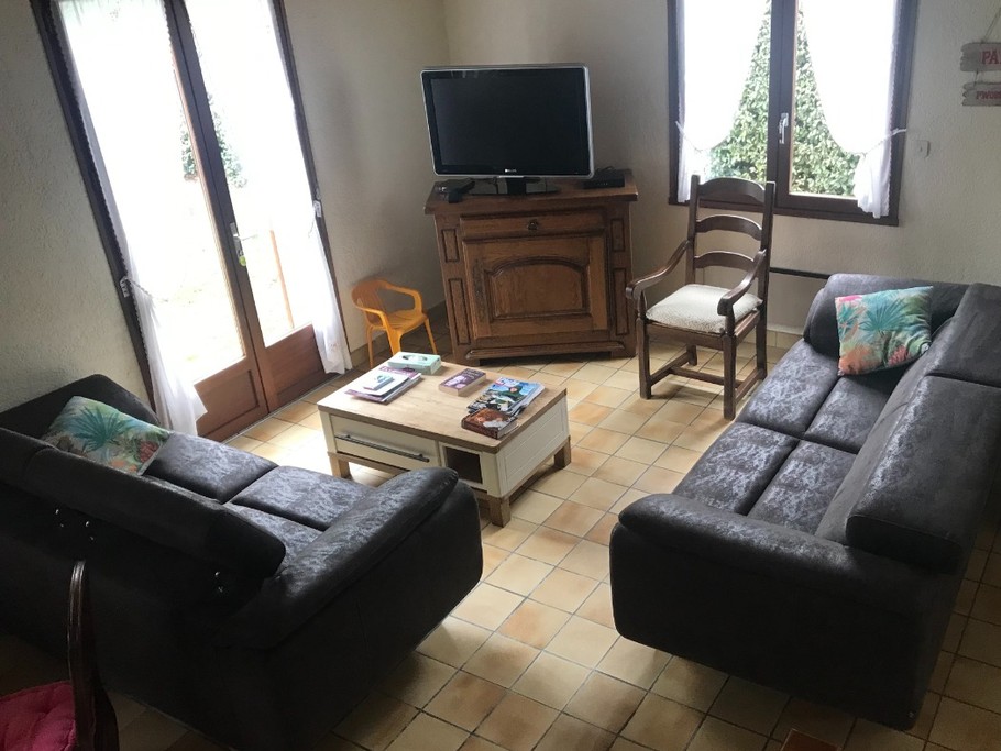 Le Salon " La QUICHNOUNIERE " avec un jardin clos sur l'ile d'Oléron pour 6 personnes en Charente maritime